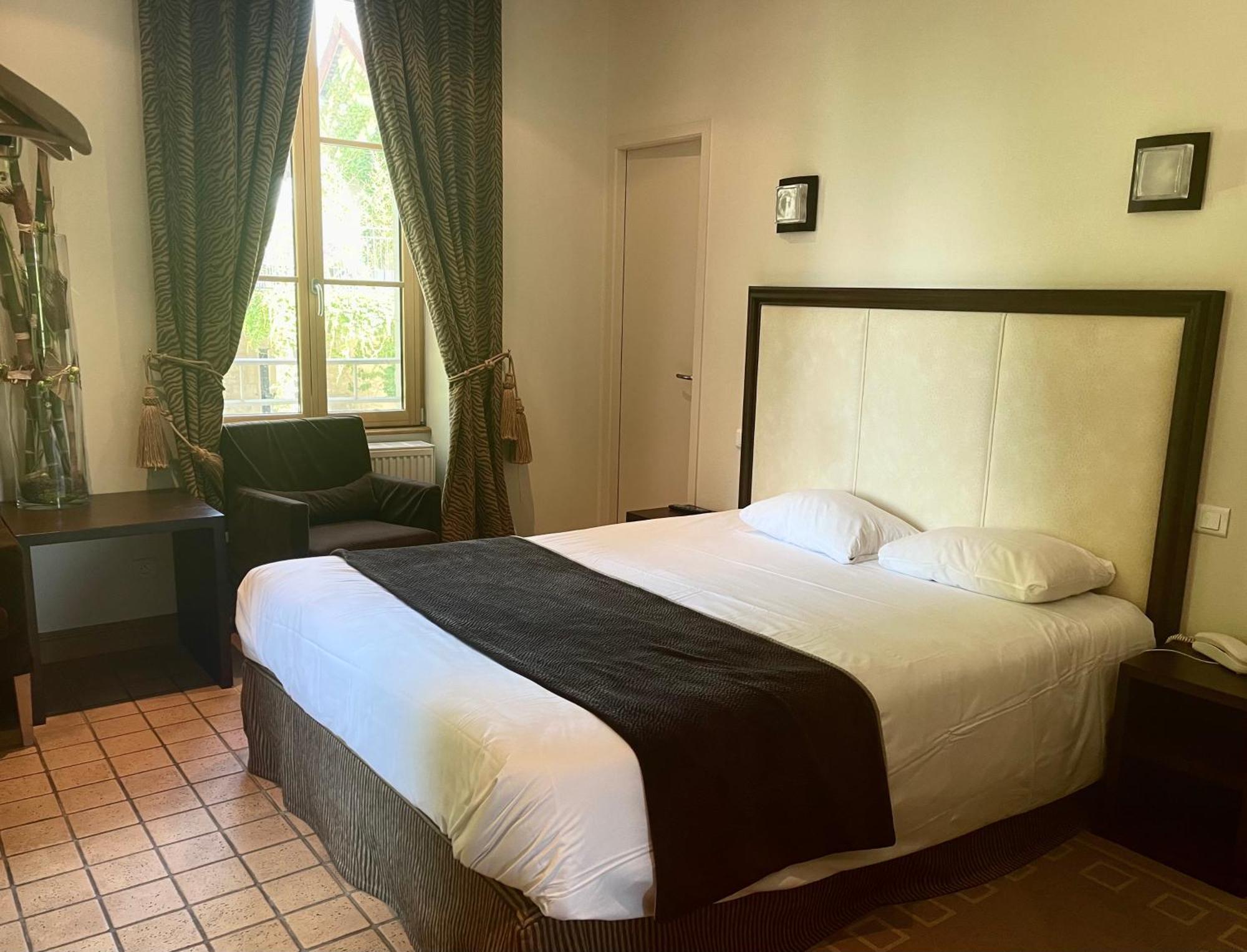 Hotel Auberge Côté Rivière à Is-sur-Tille Chambre photo